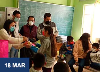 ESTUDIANTES Y DIRECTIVOS DEL ITAO DONARON JUGUETES Y DULCES A NIÑOS Y NIÑAS DE LA 